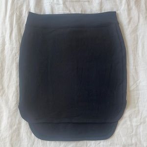 Lululemon black skirt size 6